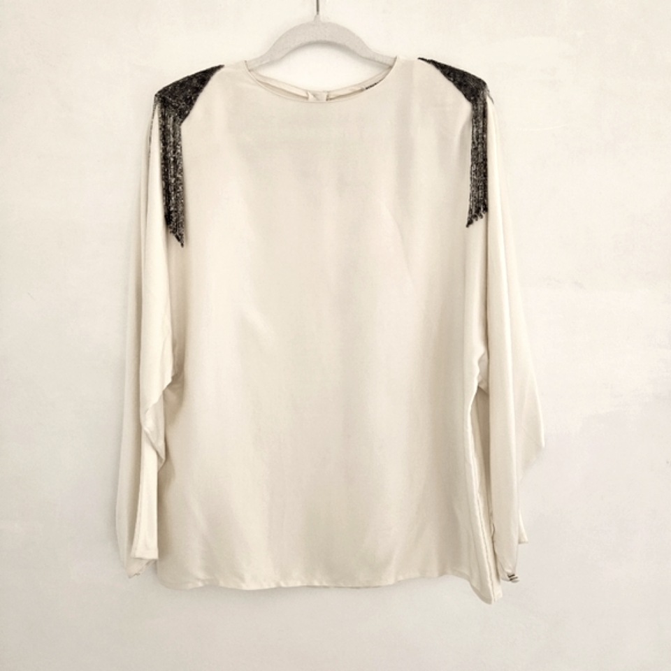 Vtg Designer Cream Pure Silk With Silver Tassle Shoulder Accents Batteau Blouse